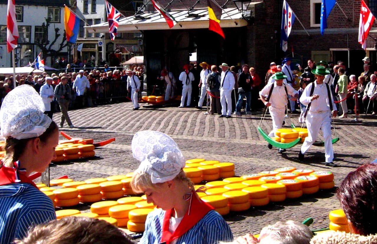 Alkmaar Cheese Market: Dates, Times and What Happens on the Waagplein