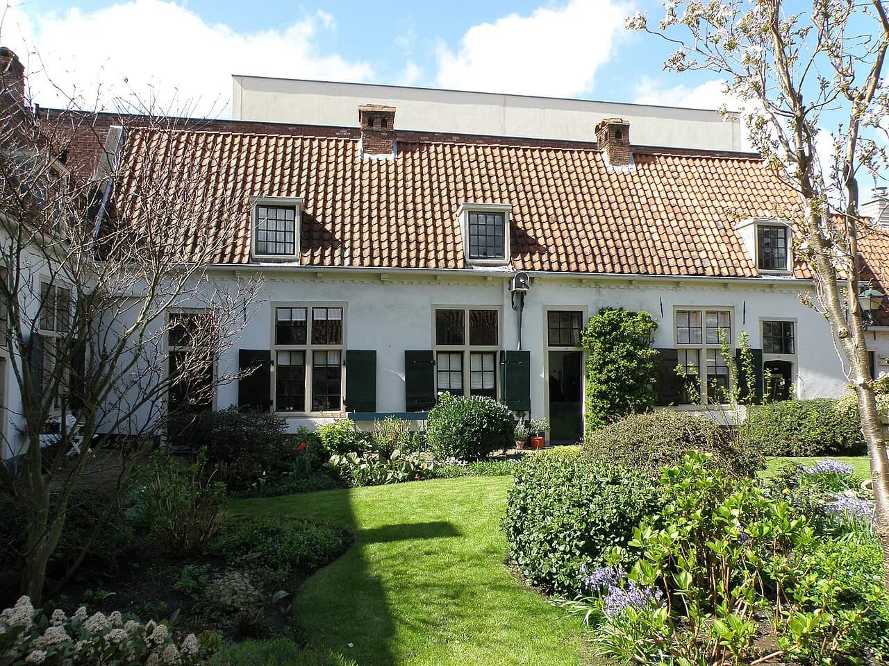 Hofje van Bakenes, Haarlem: Visiting the Oldest Hofje