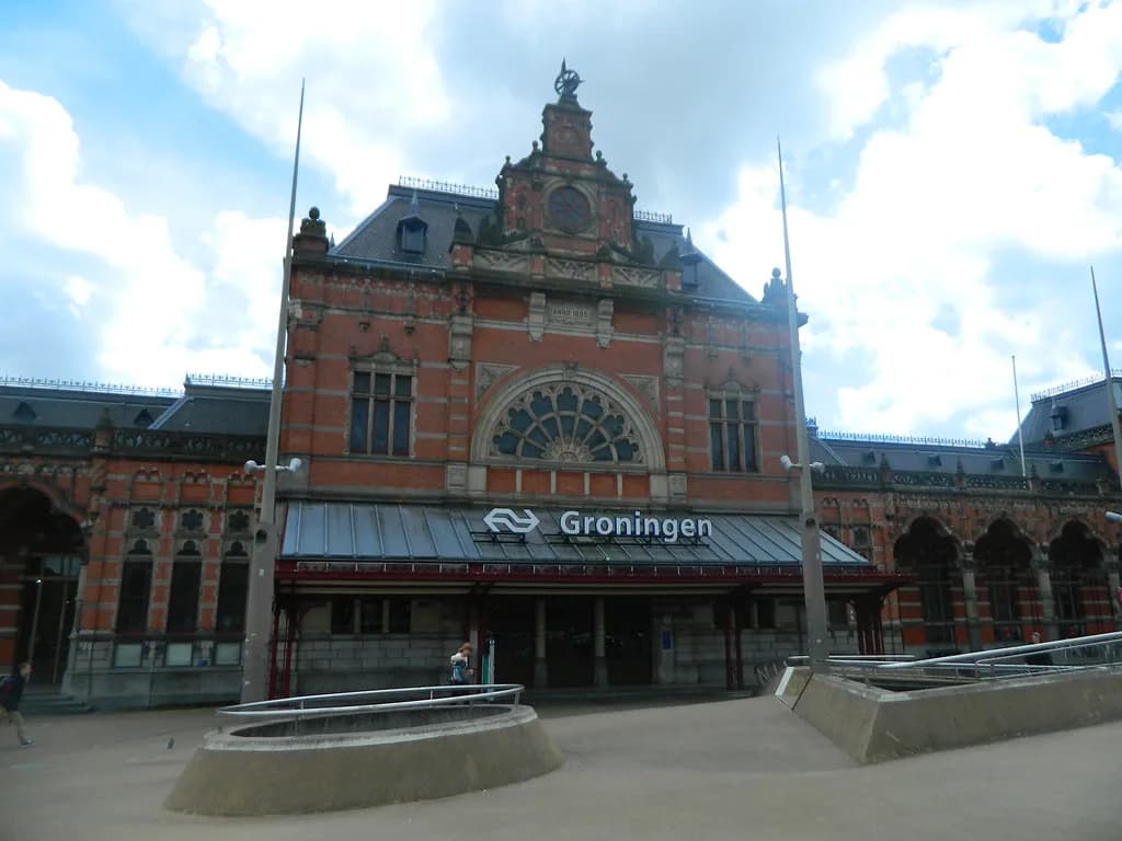 London to Groningen: Train, Flight and Ferry Options Compared