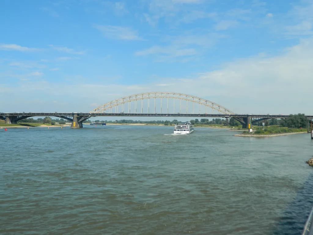 Nijmegen Boat Tours: Waal River Cruises and What to Expect