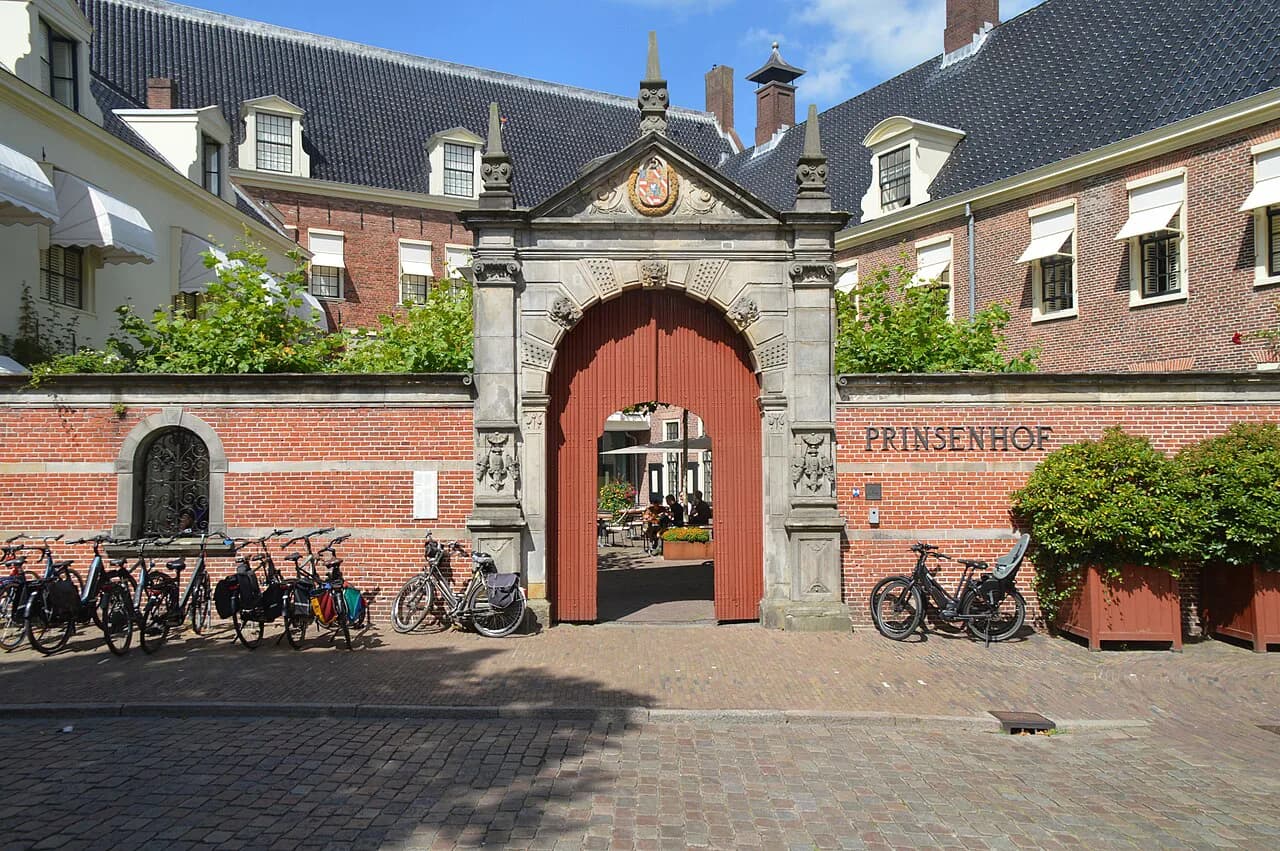 Prinsenhof Groningen: What to See at Martinikerkhof 23