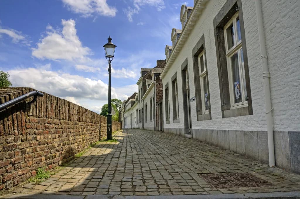 Sint-Pietersberg, Maastricht: Walks, Fort and Caves