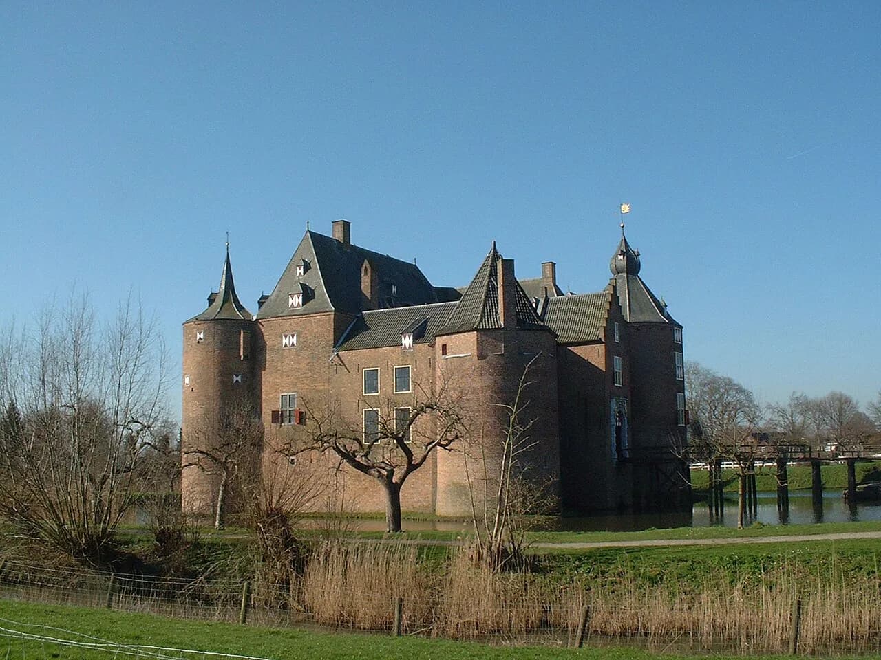 Kasteel Ammersoyen: Visiting the Moated Castle Near Den Bosch