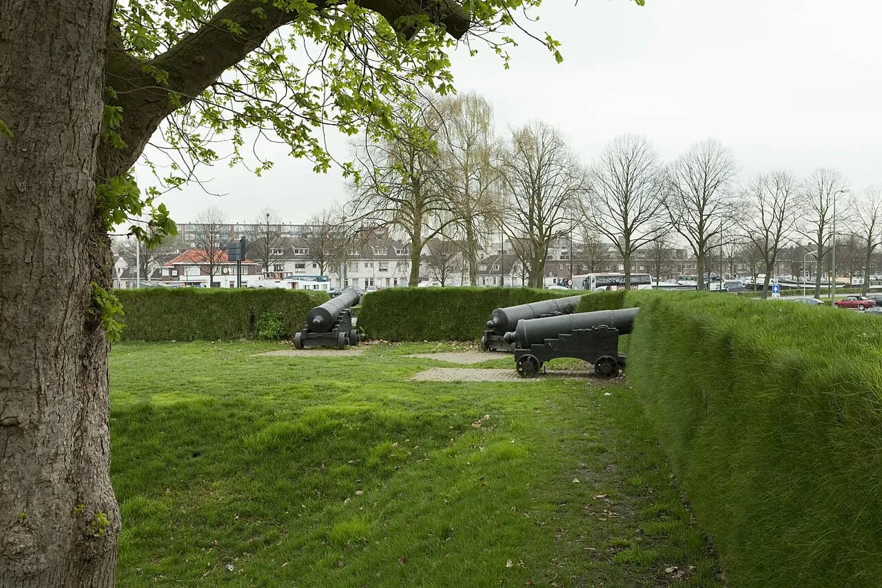 Bastion Baselaar, Den Bosch: Tennis and Padel Club Guide