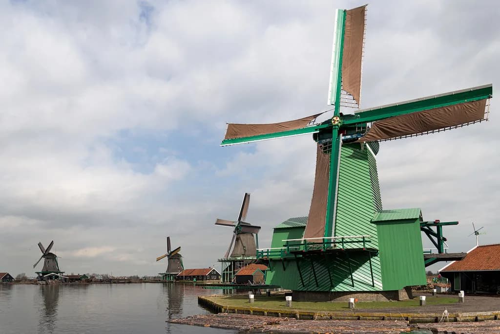 Zaanse Schans: Windmills, Workshops and What to Expect