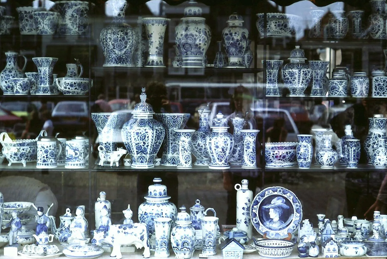 A display of Delftware in a shop window.