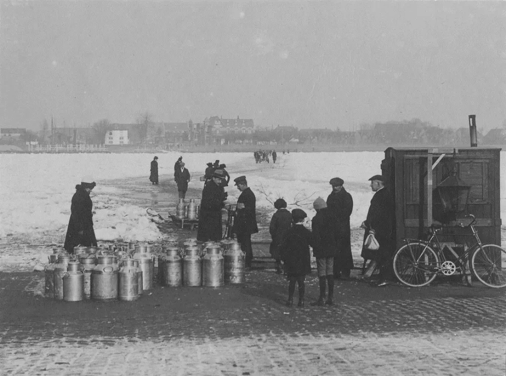 The Waalkade in the winter of 1917, Nijmegen.
