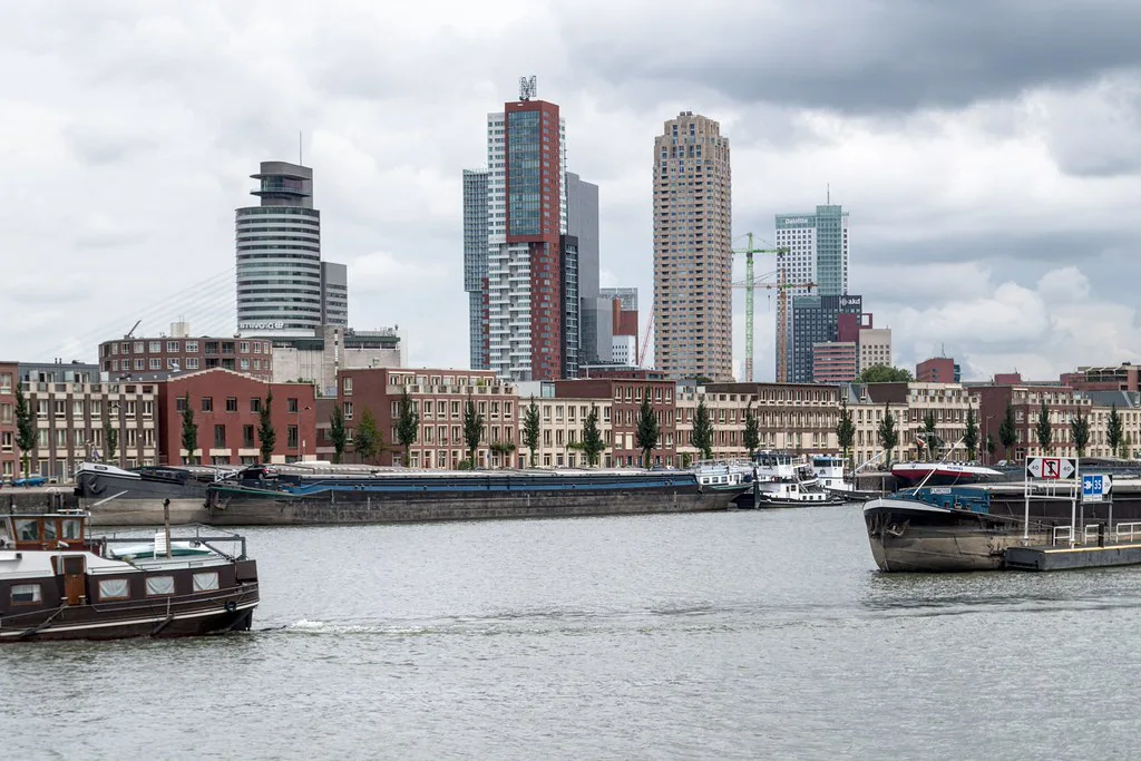 Katendrecht and the Rotterdam skyline.