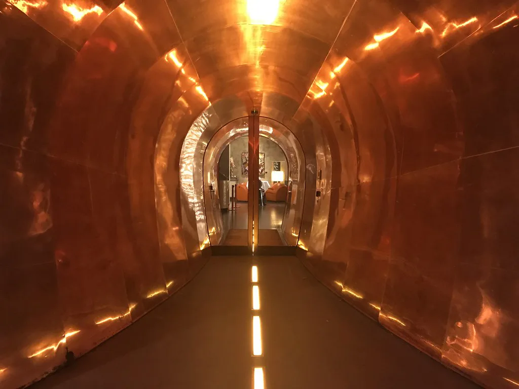 The entrance tunnel of the Kruisherenhotel, Kommelkwartier, Maastricht.