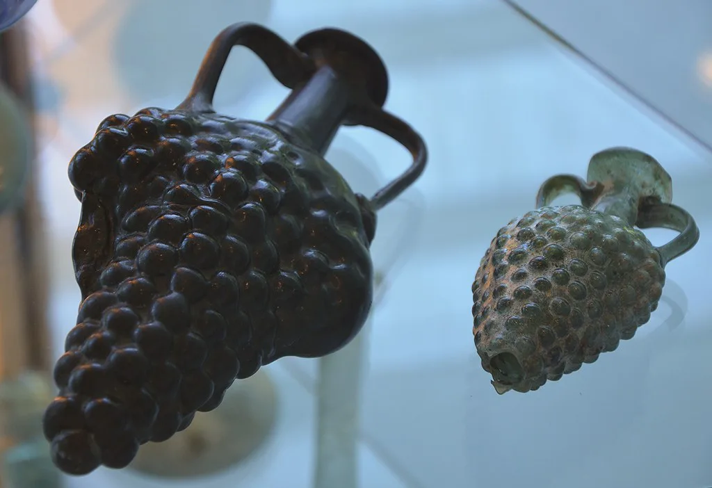 Roman glass in Museum Het Valkhof, Nijmegen.