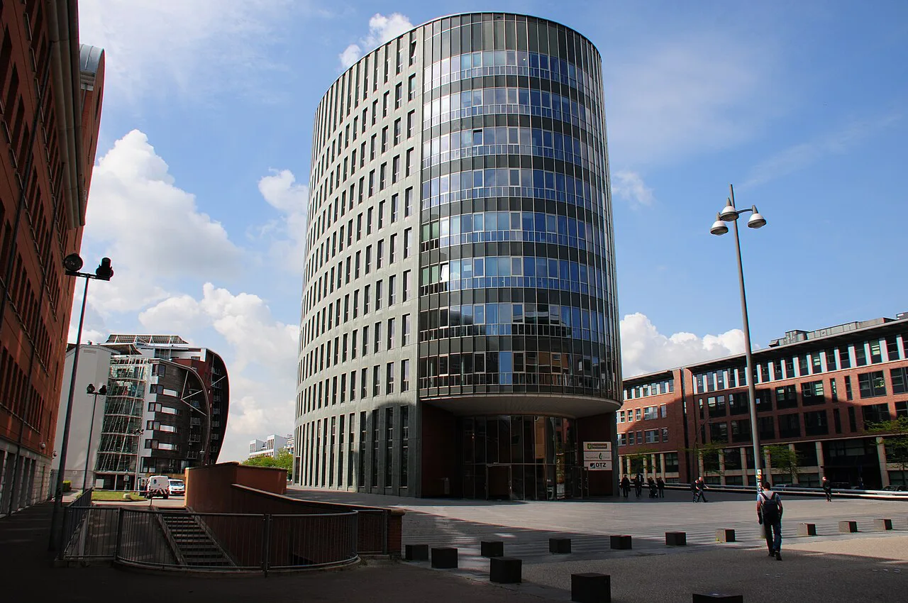 An office tower in the Paleiskwartier, Den Bosch.