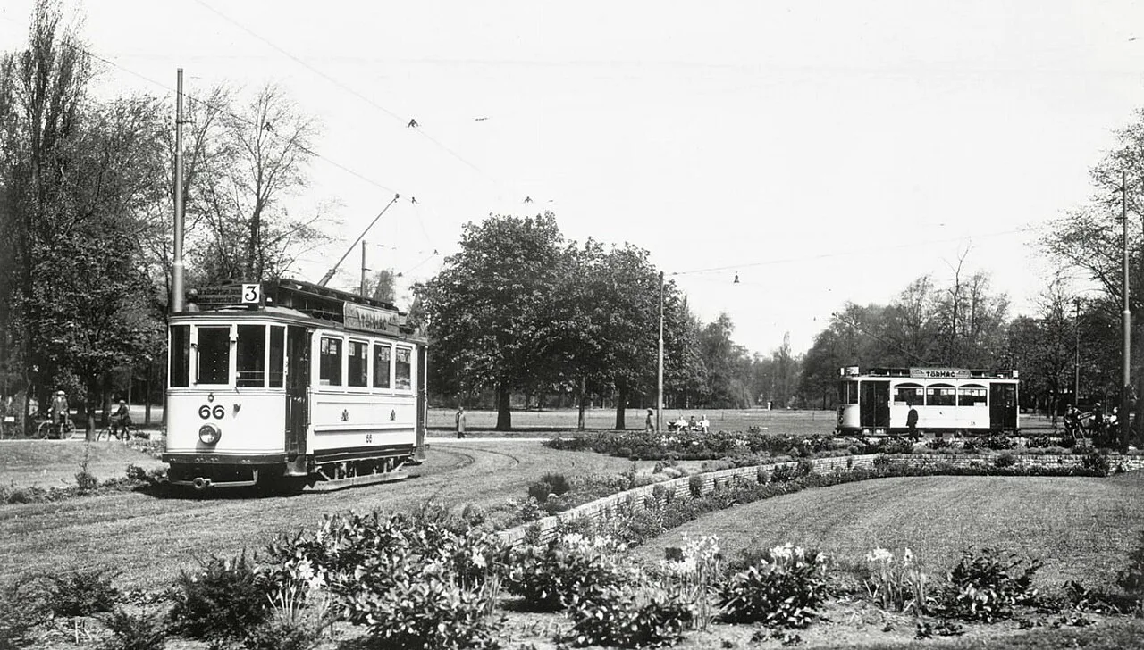 Trams by Wilhelminapark, Utrecht, in an early photograph.