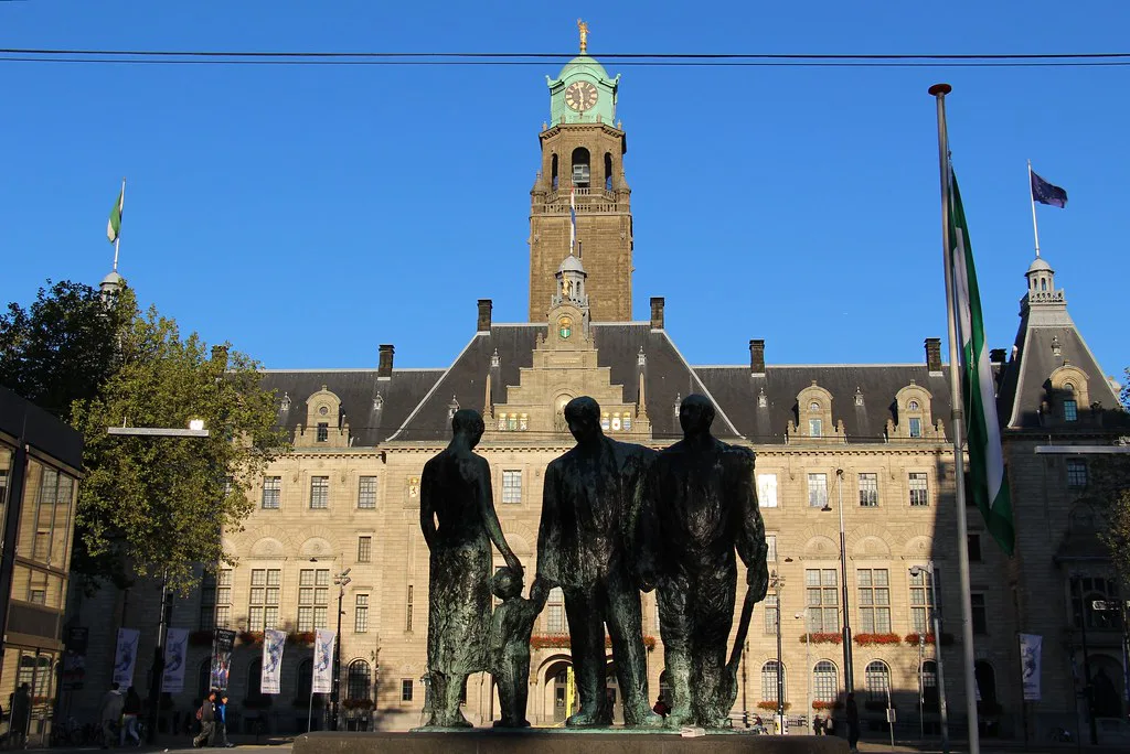 Rotterdam's Stadhuis and its war memorial.