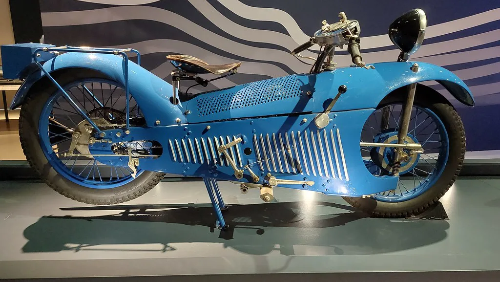 A streamlined motorcycle in the Design Museum Den Bosch.