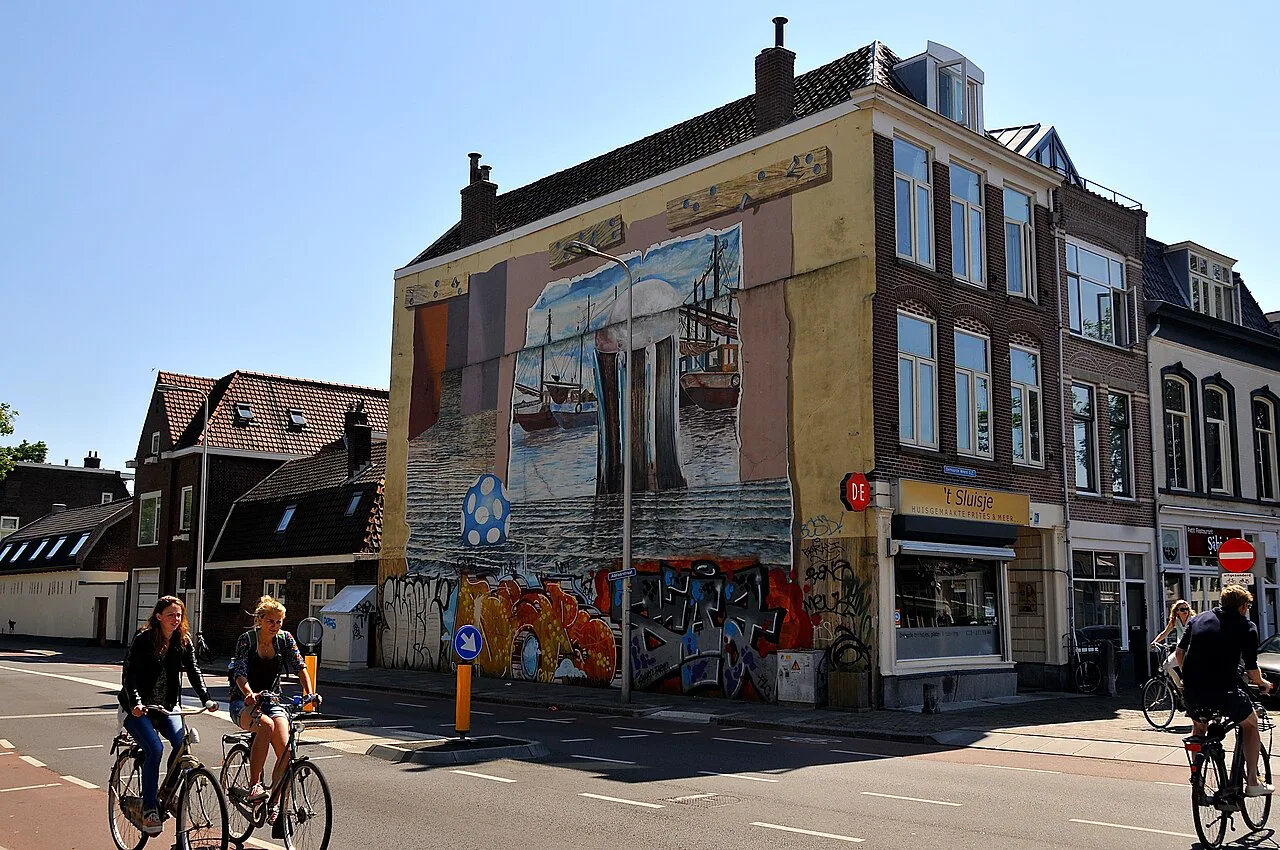 A mural on the Adelaarstraat, Utrecht.