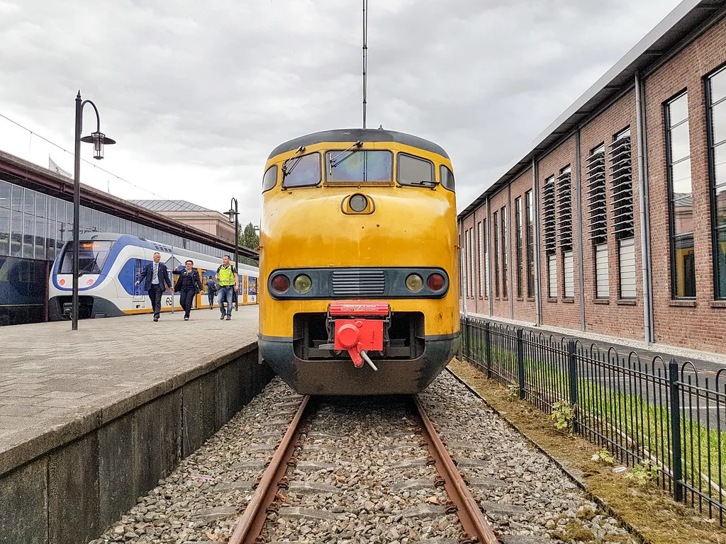 A historic yellow train at the Spoorwegmuseum, Utrecht.