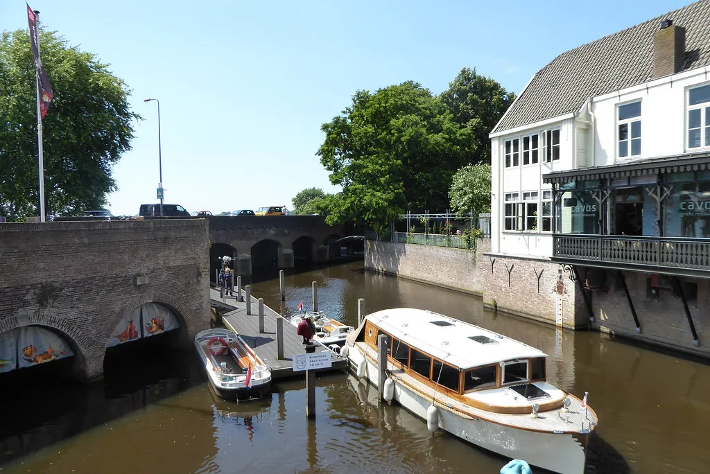 Boats on the Binnendieze at the Willemspoort, Den Bosch.